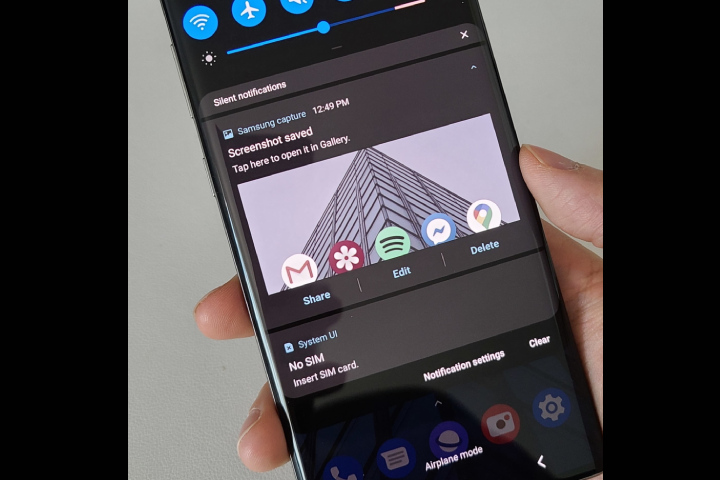 Take a screenshot on your Samsung Galaxy using the buttons